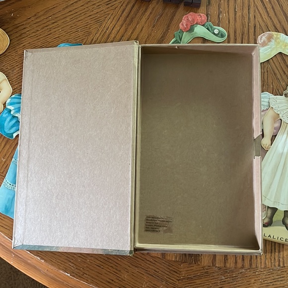 Victorian Trading Company Paper Dolls Lalice Gertie & Russell copyright 2018 - Picture 3 of 10